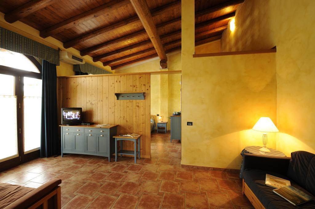 Agriturismo Gian Galeazzo Visconti Guest House Valeggio sul Mincio Room photo